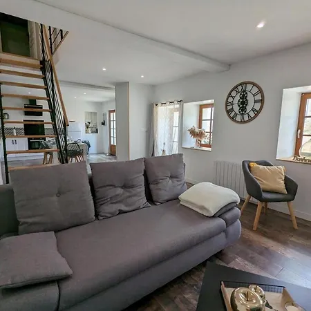 Holiday home La Rive Gauche Saint-Meme-les-Carrieres