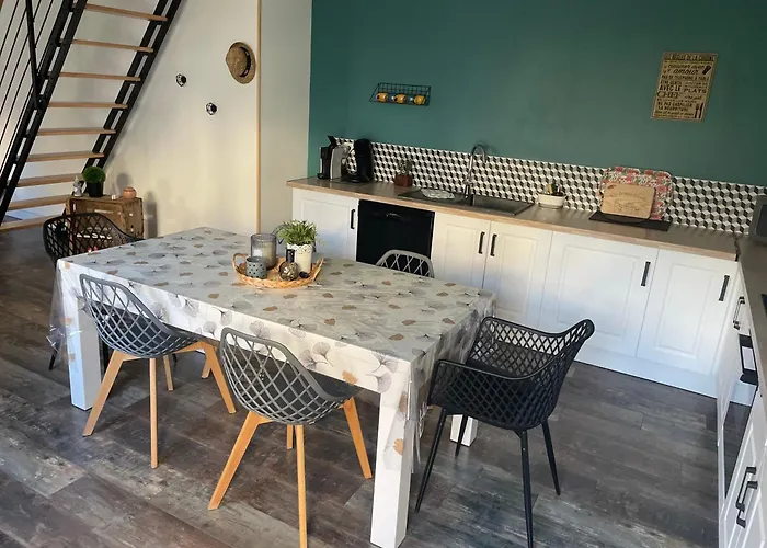 Holiday home La Rive Gauche Saint-Meme-les-Carrieres